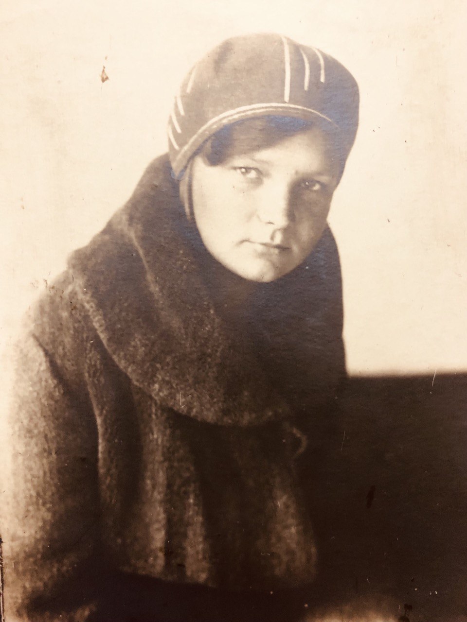 Агапова Антонина Ивановна в 40-е годы 20 столетия, во времена работы на кафедре зоологии биологического факультета КазГУ