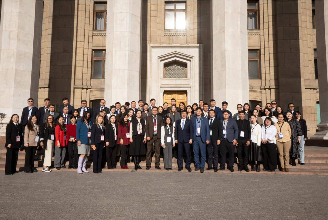 Group photo of representatives of the Councils of Young Scientists of research institutes and universities, participants of the Republican round table