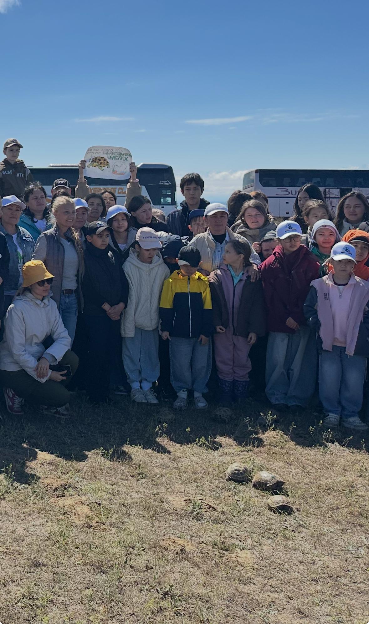 Выпуск сфондом "Tasbaqa" пасенных черепах в Алматинской области при партнерстве Института зоологии РК